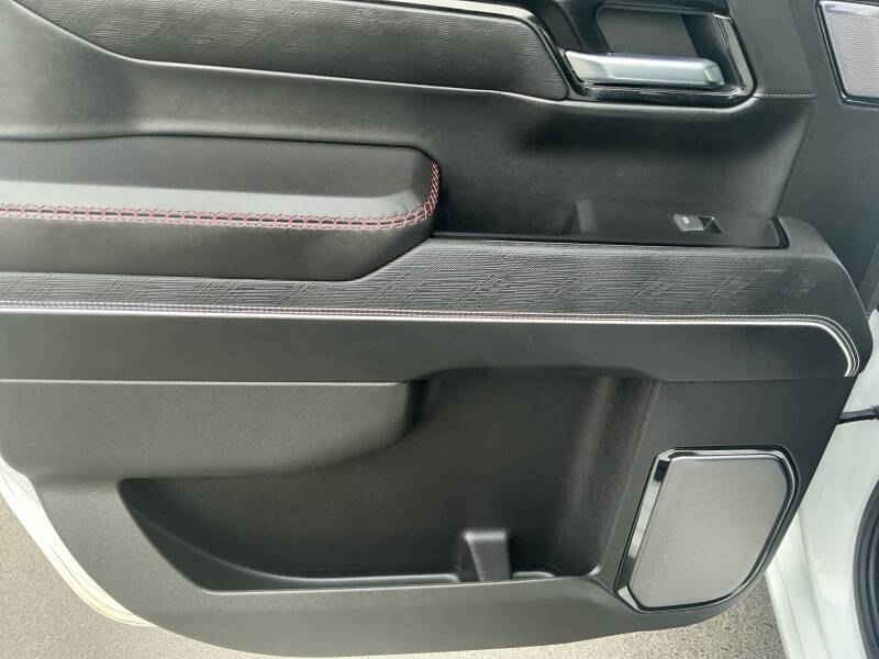 2025 GMC Sierra 1500 AT4X