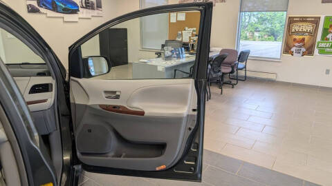 2012 Toyota Sienna XLE 8-Passenger