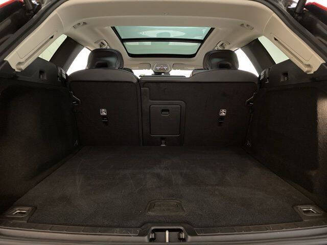 2025 Volvo XC60 B5 Core Dark Theme