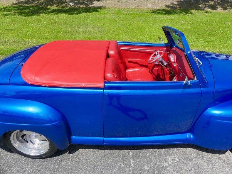 1948 Ford Super Deluxe