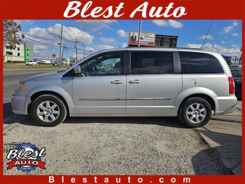 2012 Chrysler Town and Country Touring