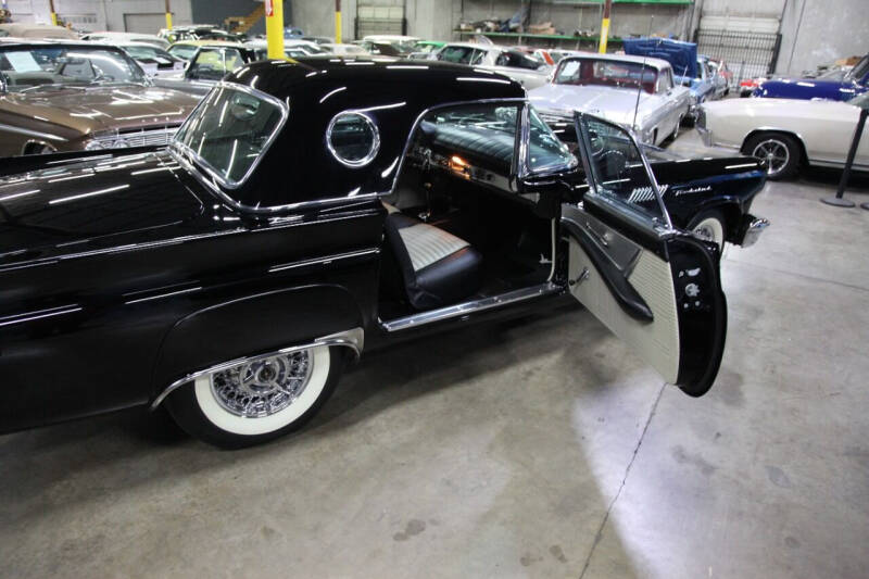 1957 Ford Thunderbird