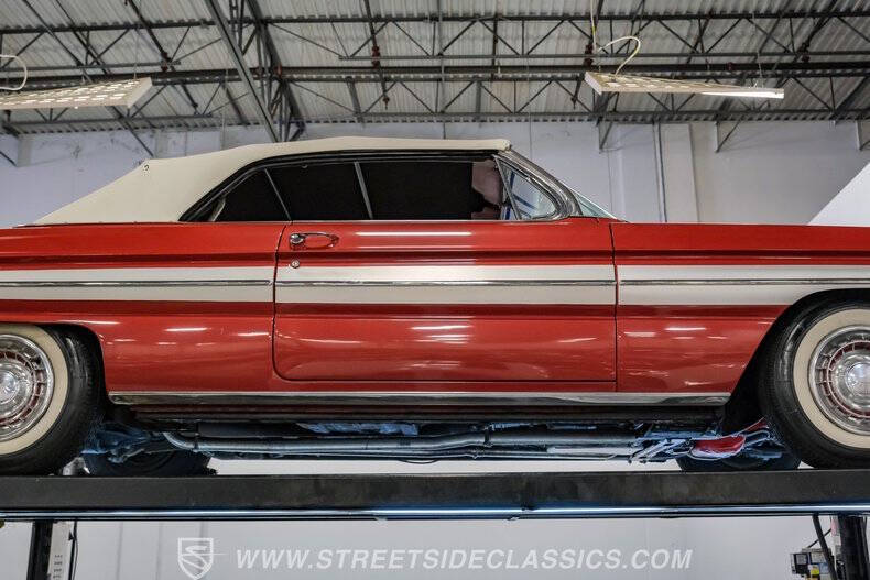 1961 Oldsmobile Starfire