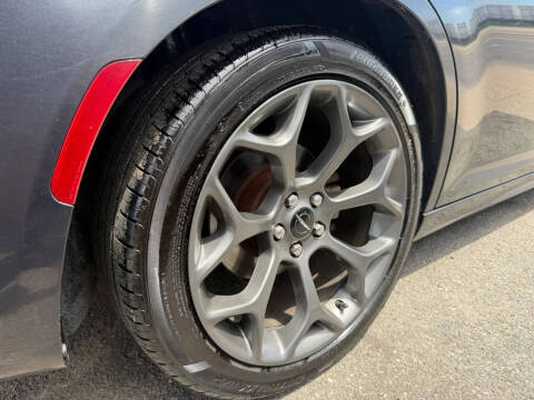 2018 Chrysler 300 S