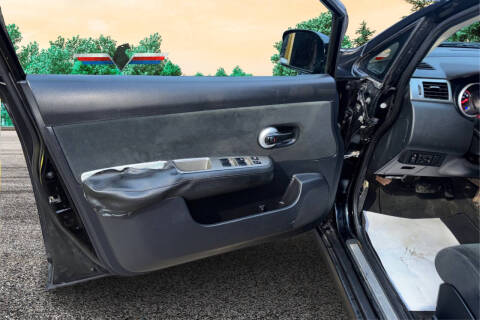 2011 Nissan Versa 1.8 S