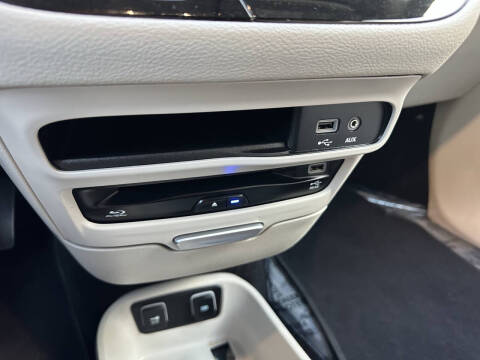 2017 Chrysler Pacifica Hybrid Platinum