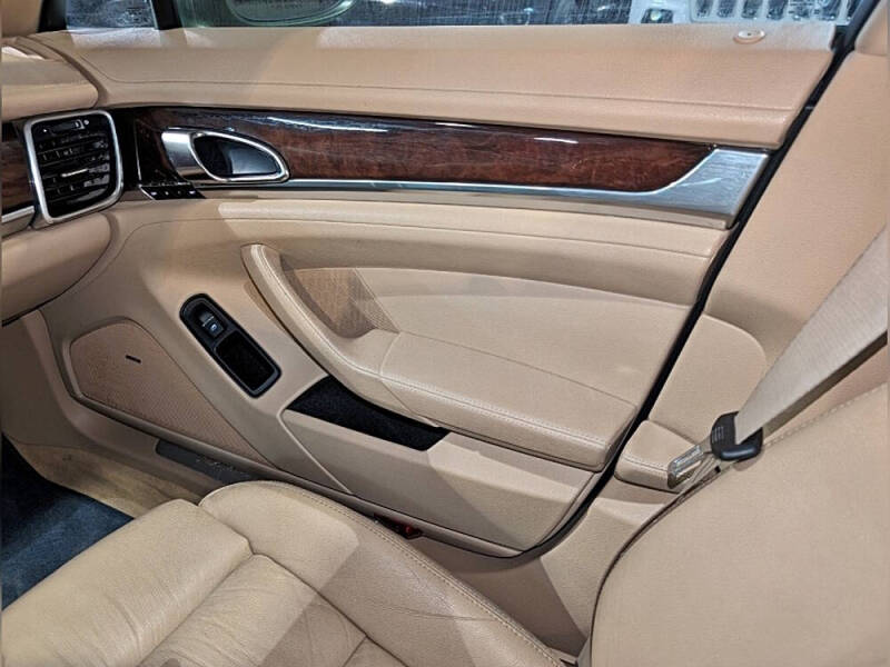 2011 Porsche Panamera