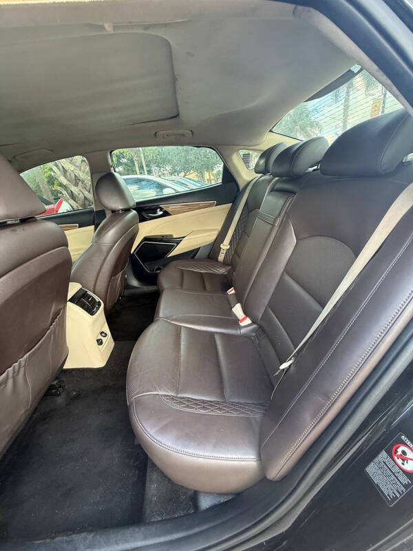 2017 Kia Cadenza Technology