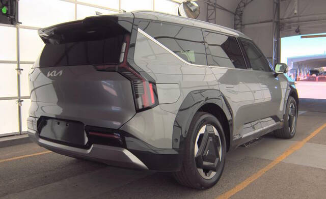 2024 Kia EV9 Land