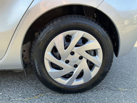 2014 Toyota Prius c Two