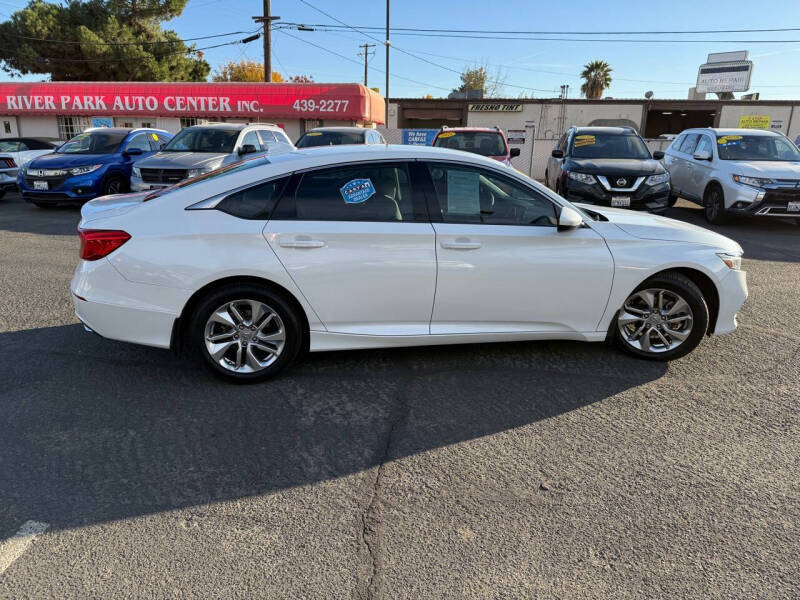 2018 Honda Accord LX photo 37