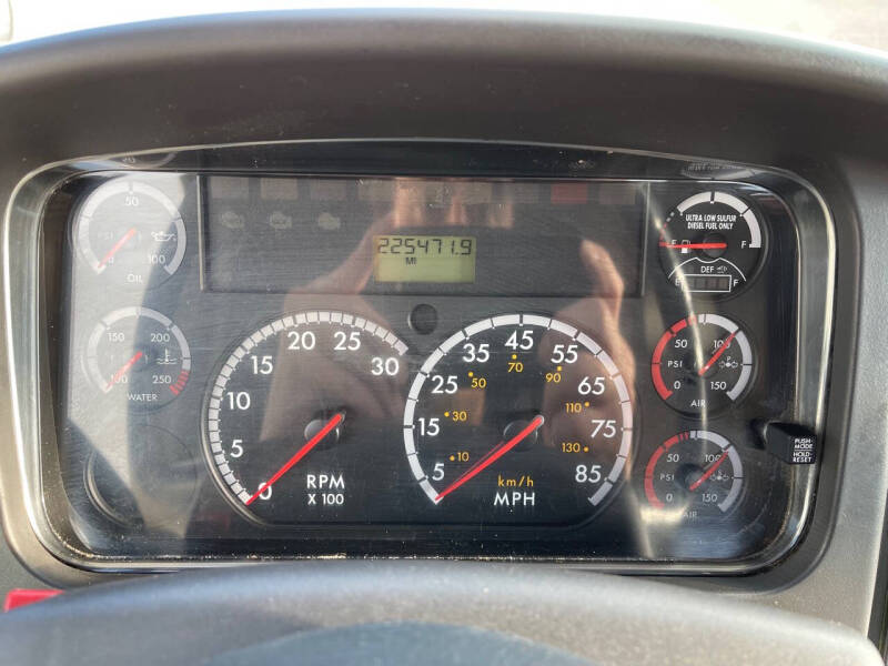 2012 Freightliner Business class M2