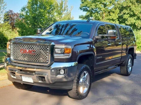 2016 GMC Sierra 2500HD for sale at CLEAR CHOICE AUTOMOTIVE in Milwaukie OR