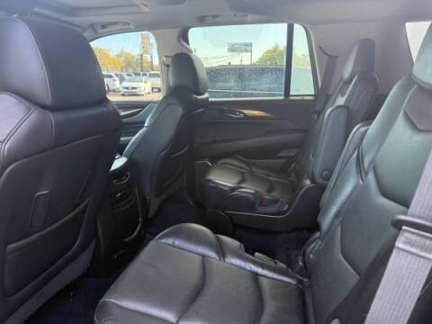 2016 Cadillac Escalade Luxury Collection