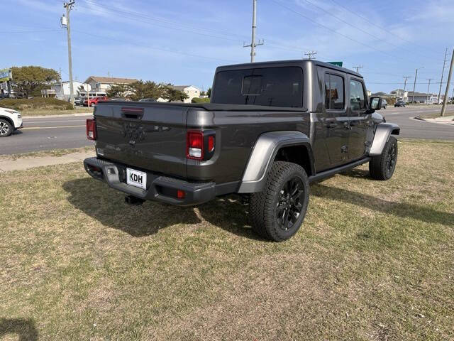 2025 Jeep Gladiator NightHawk