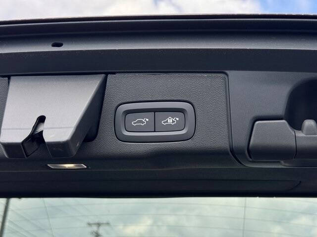 2026 Volvo XC60 T8 Ultra