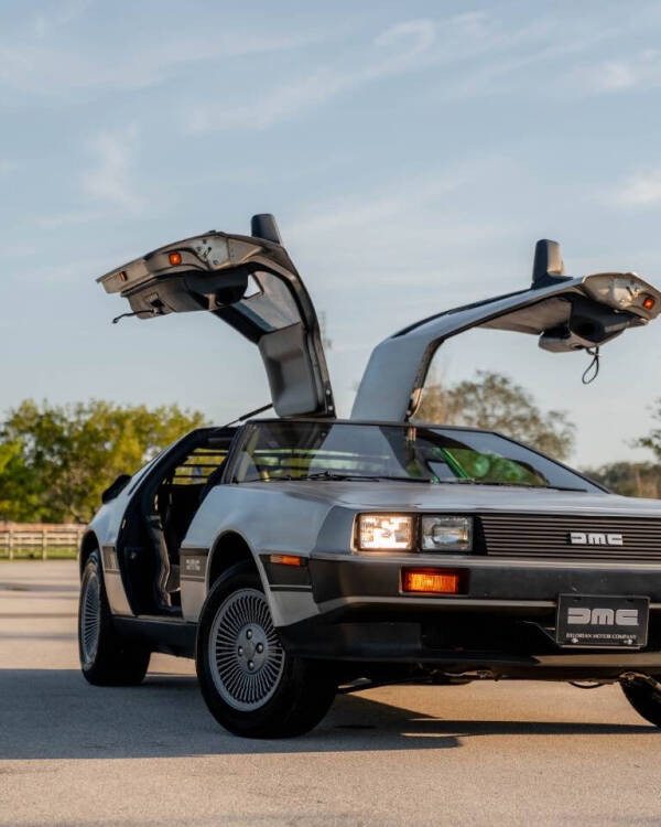 1981 DeLorean DMC-12