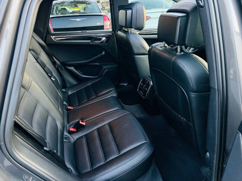 2015 Porsche Macan S