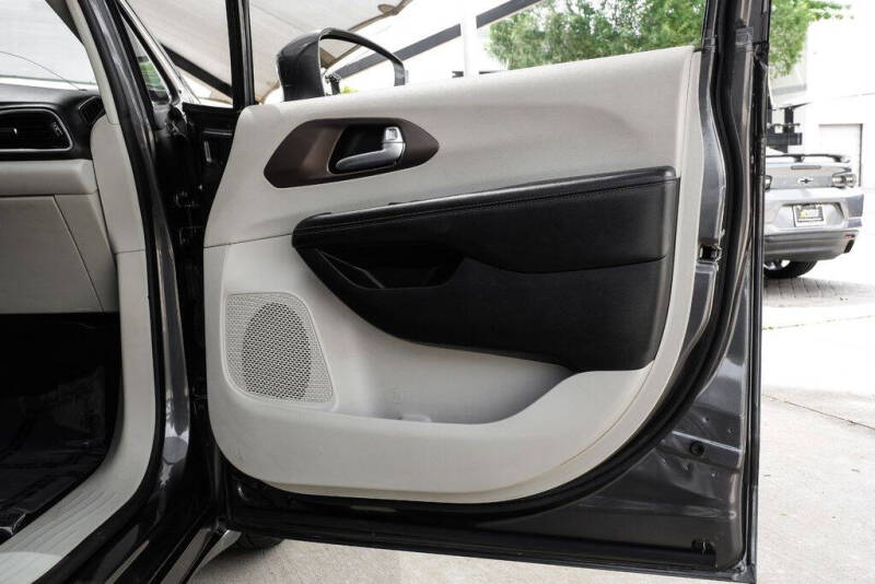 2018 Chrysler Pacifica Touring L Plus