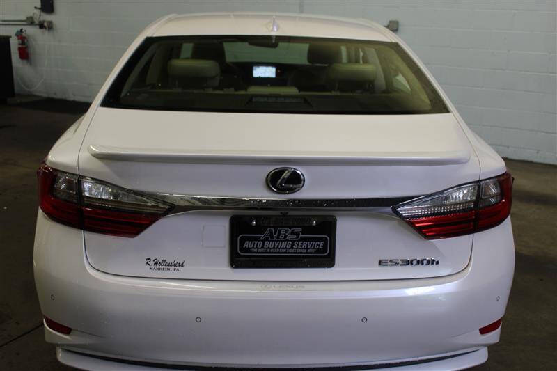 2016 Lexus ES 300h