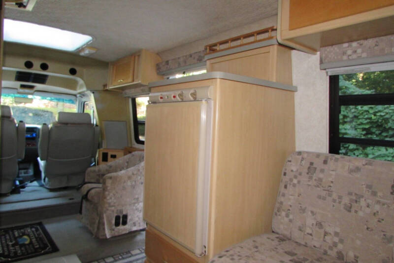 2001 Winnebago Rialta