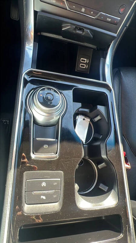 2020 Ford Edge Titanium