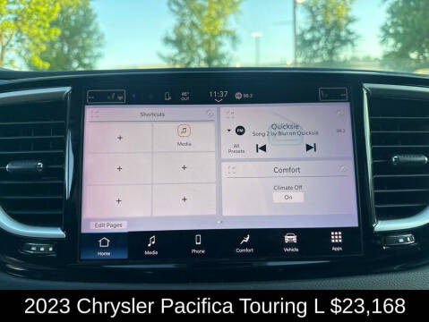 2023 Chrysler Pacifica Touring L
