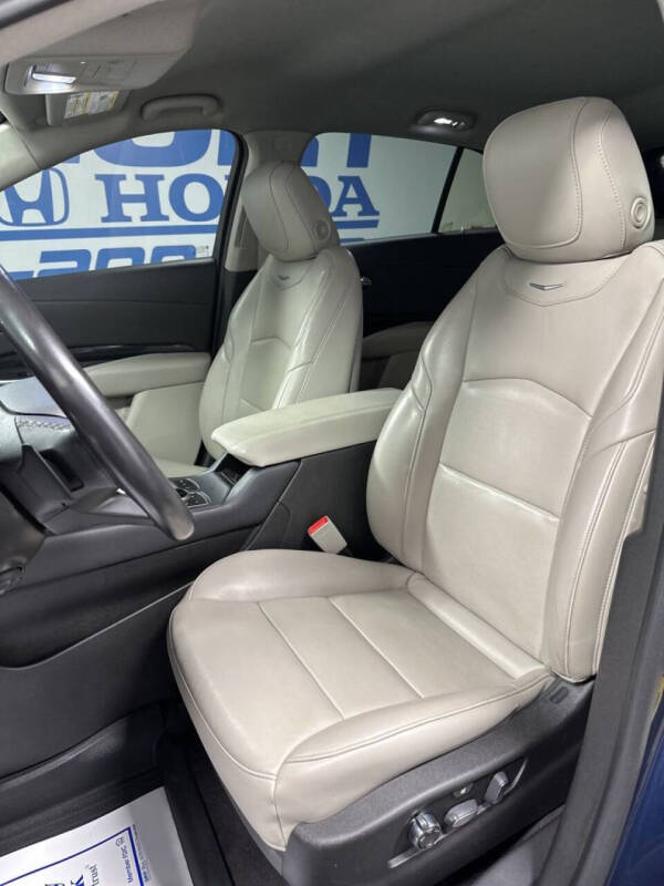 2019 Cadillac XT4 Premium Luxury