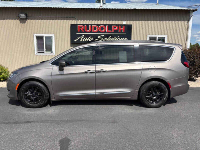 2017 Chrysler Pacifica Touring-L
