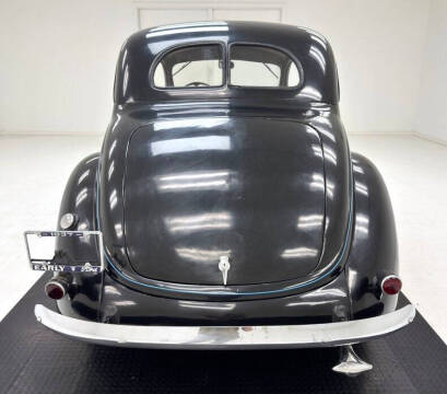 1937 Ford Deluxe