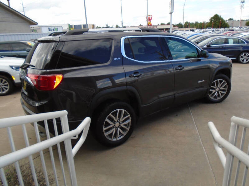 2017 GMC Acadia SLE-2
