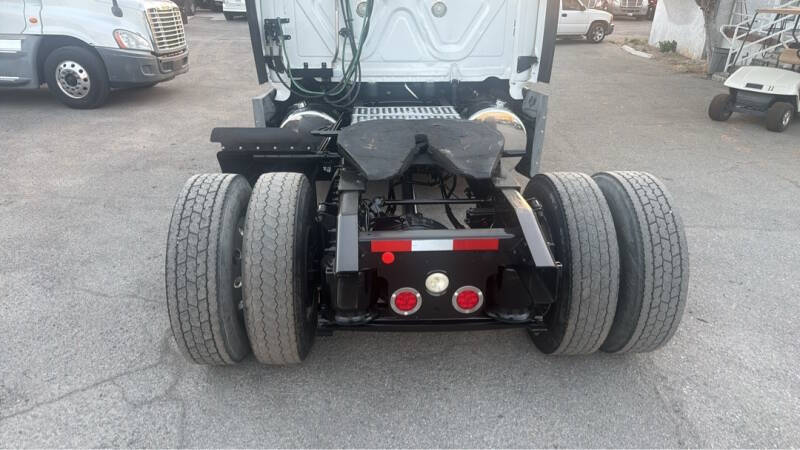 2020 Freightliner Cascadia
