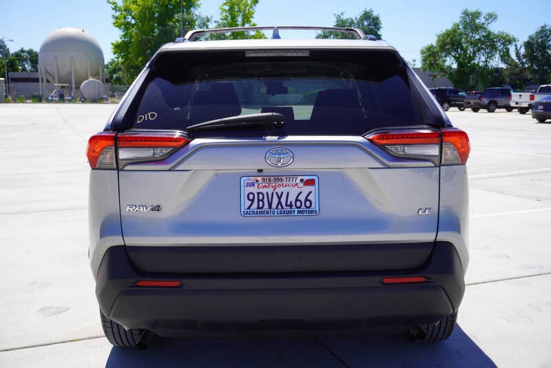 2019 Toyota RAV4 LE