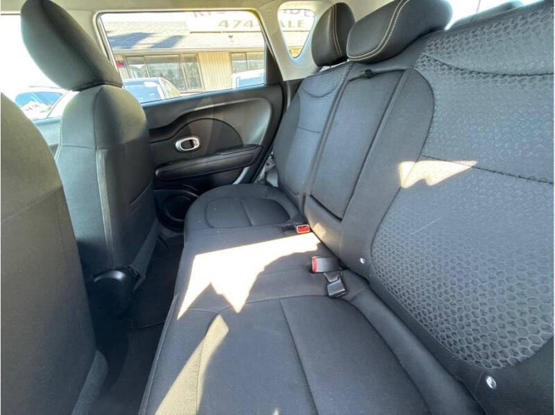 2016 Kia Soul +