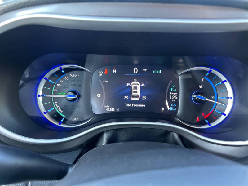2024 Chrysler Pacifica Plug-In Hybrid Select