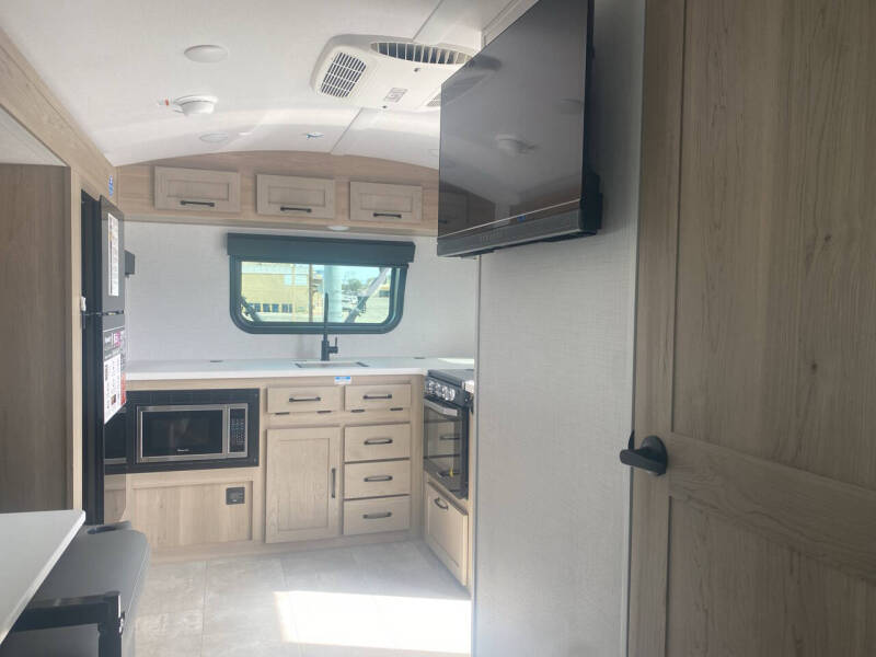 2025 Flagstaff E-PRO 20FK