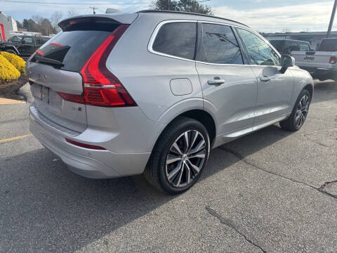 2022 Volvo XC60 B5 Momentum