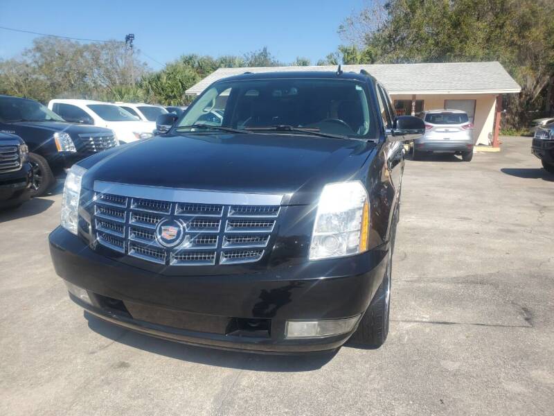 2013 Cadillac Escalade ESV for sale at FAMILY AUTO BROKERS in Longwood FL