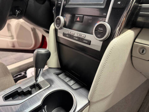 2014 Toyota Camry Hybrid LE