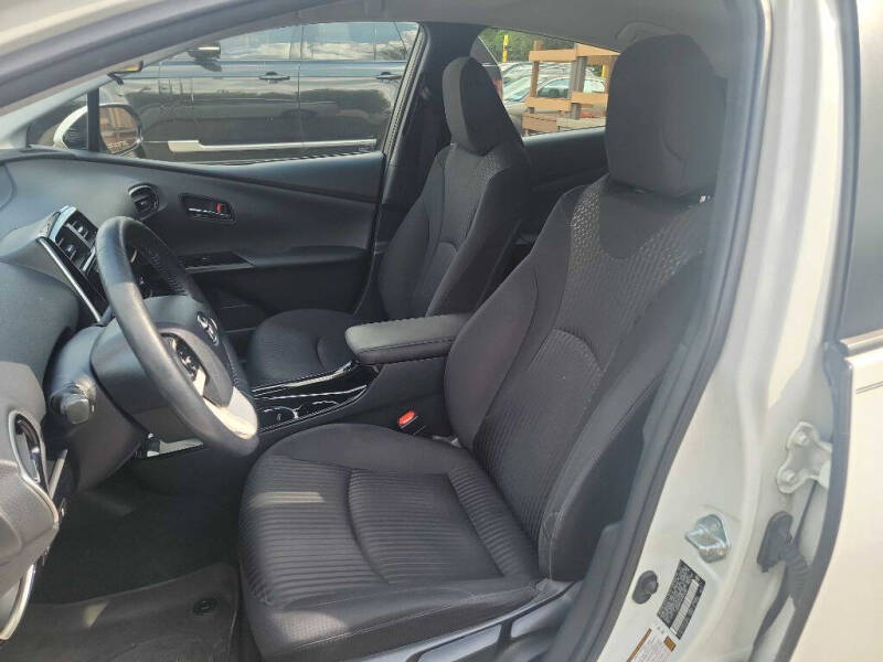 2017 Toyota Prius Three - Photo 10