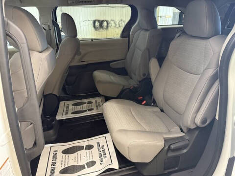 2024 Toyota Sienna LE 8-Passenger