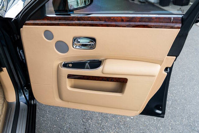 2014 Rolls-Royce Ghost 37