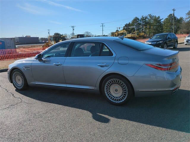 2021 Genesis G90