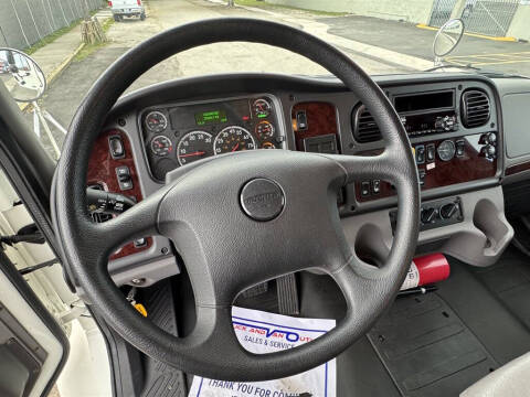 2019 Freightliner M2 106