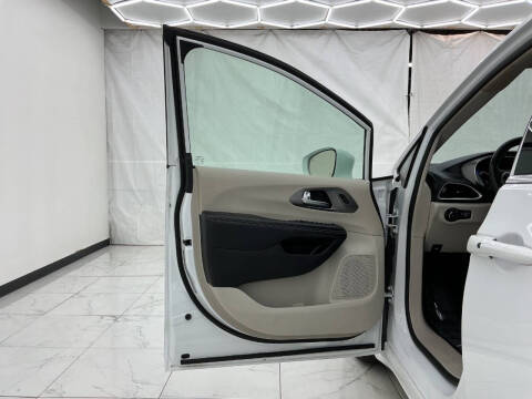 2022 Chrysler Pacifica Touring L