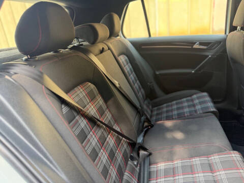 2017 Volkswagen Golf GTI S