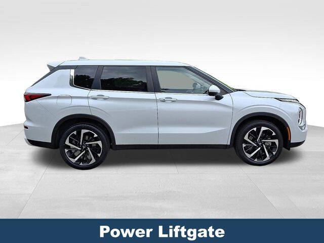 2023 Mitsubishi Outlander SE