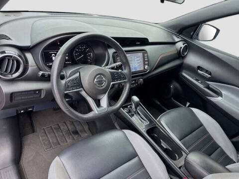 2022 Nissan Kicks SR