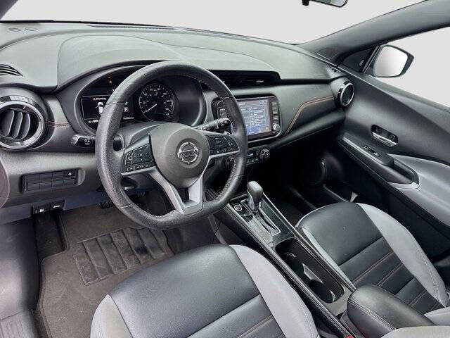 2022 Nissan Kicks SR