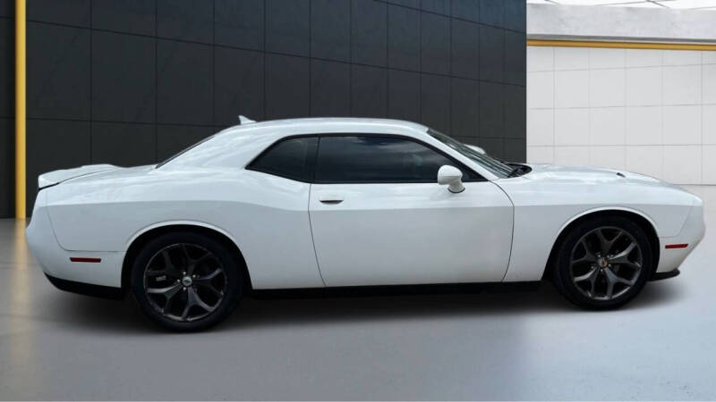 2018 Dodge Challenger SXT Plus